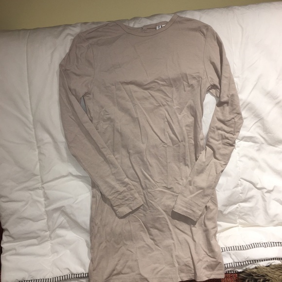 BUNDLE OF CLOTHES - Picture 2 of 7